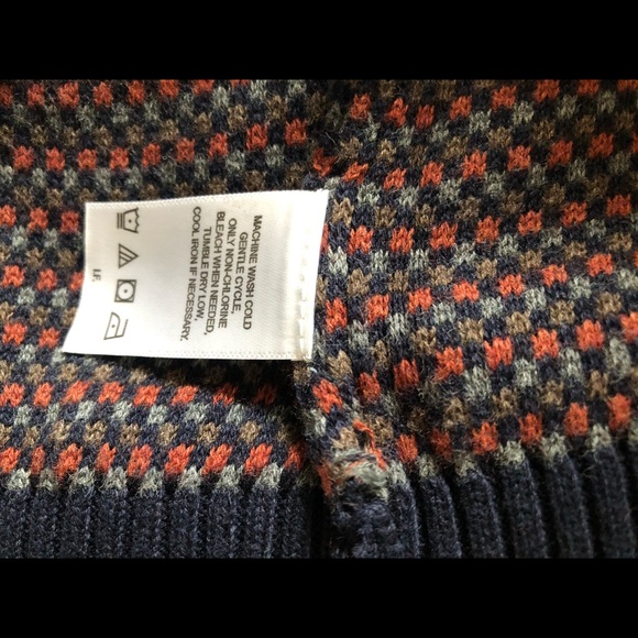 - Alan Flusser Cotton Classic V-Neck Sweater. - Picture 10 of 13